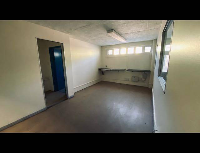 1,249M² WAREHOUSE TO LET IN SPRINGFIELD